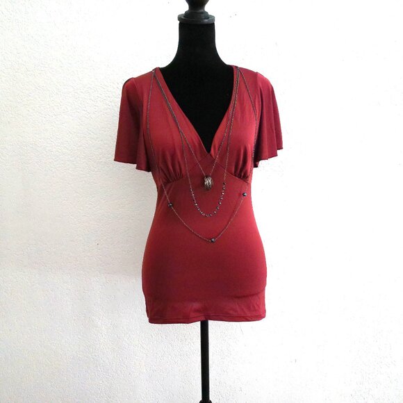 Forever 21, red color V-neck T-shirt with necklace, with rhinestones, crystal - Picture 2 of 12